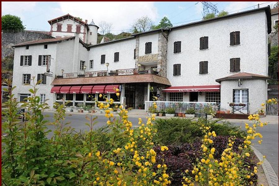 Hotel Restaurant Le Pain De Sucre Monistrol-dʼAllier エクステリア 写真