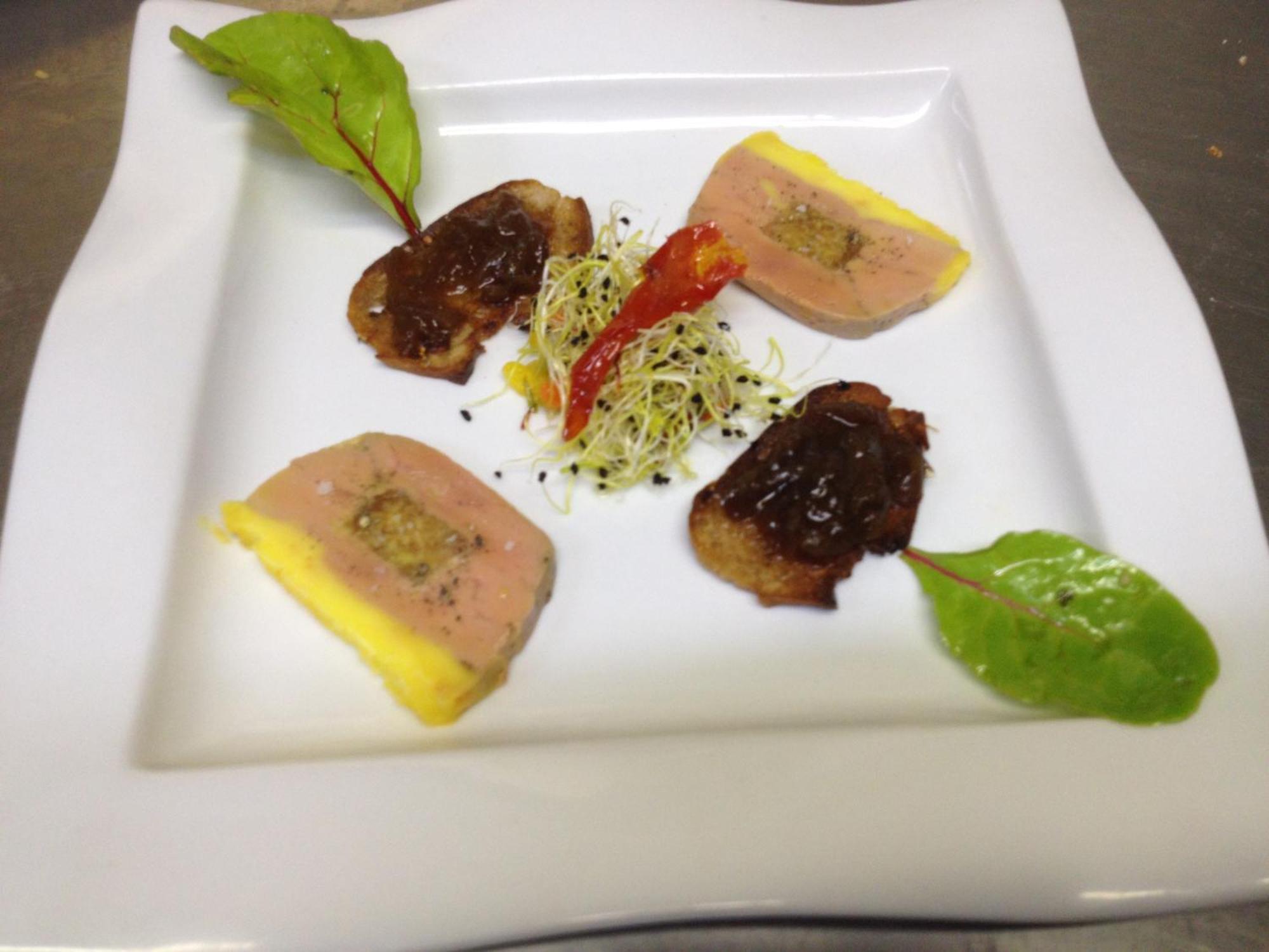 Hotel Restaurant Le Pain De Sucre Monistrol-dʼAllier エクステリア 写真