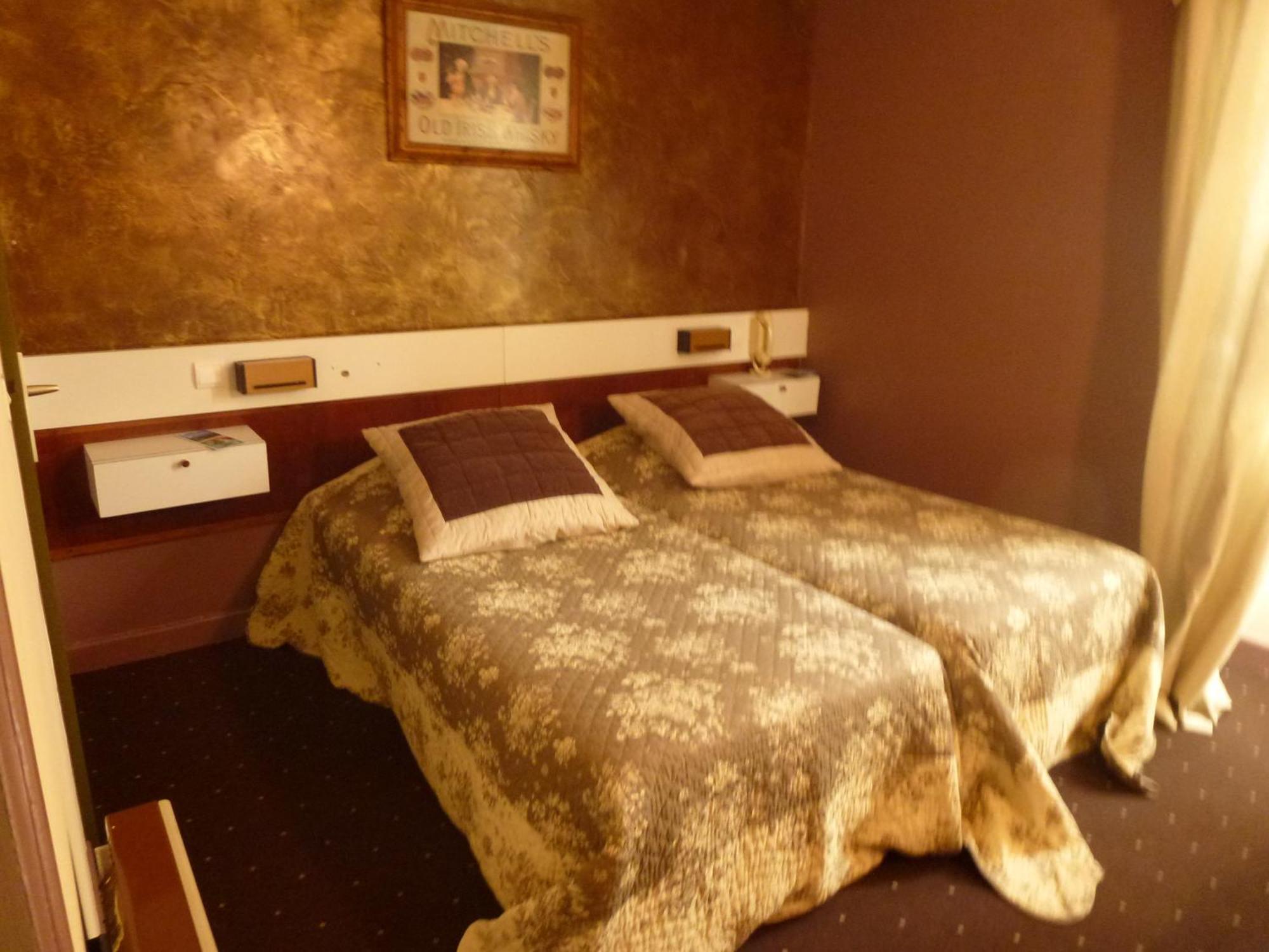 Hotel Restaurant Le Pain De Sucre Monistrol-dʼAllier エクステリア 写真