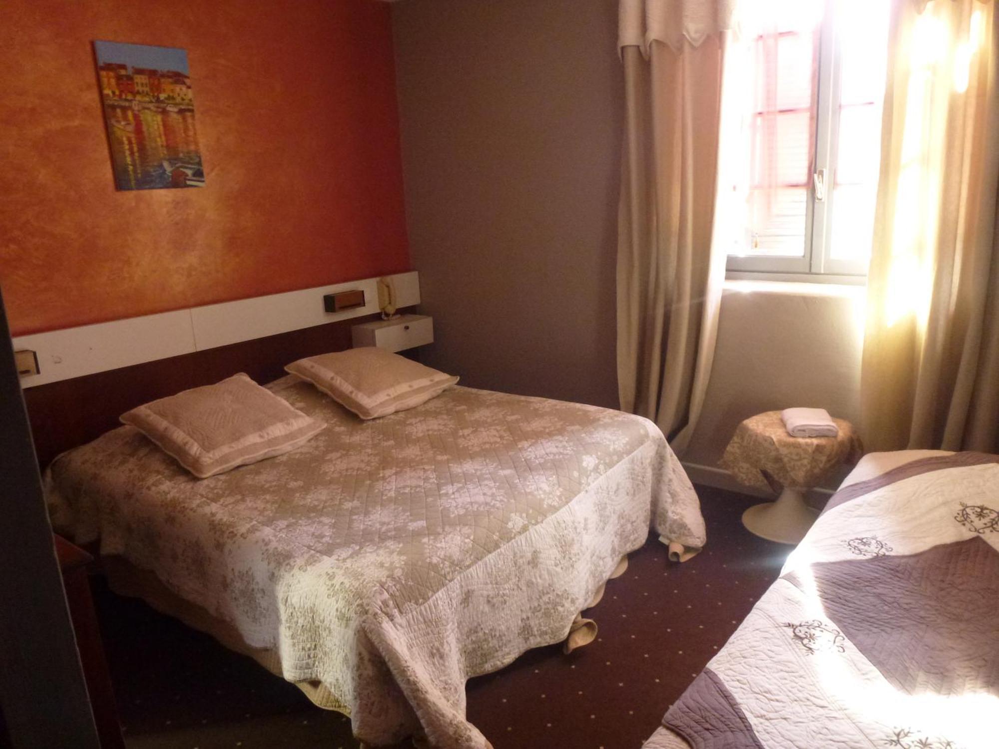Hotel Restaurant Le Pain De Sucre Monistrol-dʼAllier エクステリア 写真