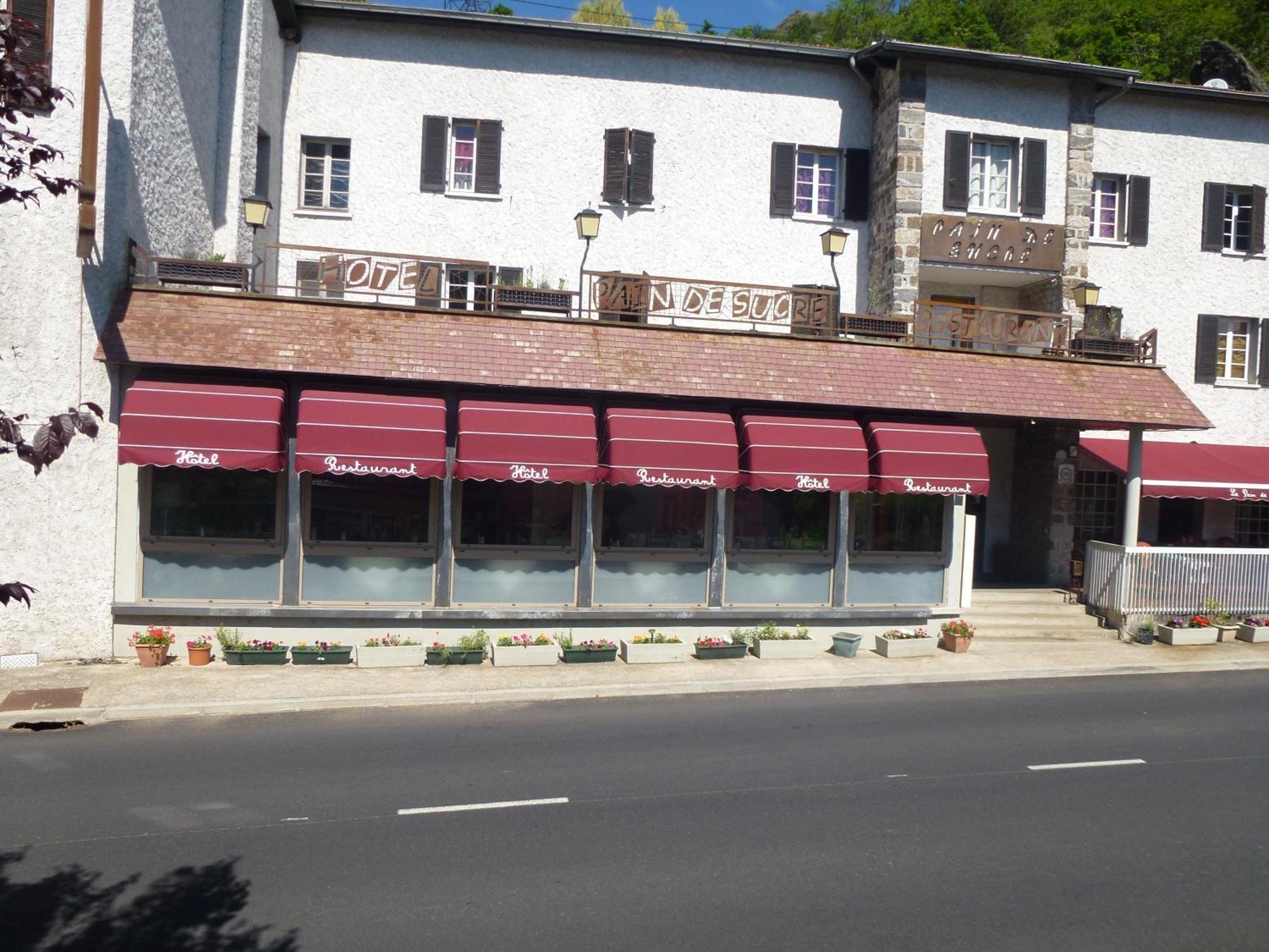 Hotel Restaurant Le Pain De Sucre Monistrol-dʼAllier エクステリア 写真