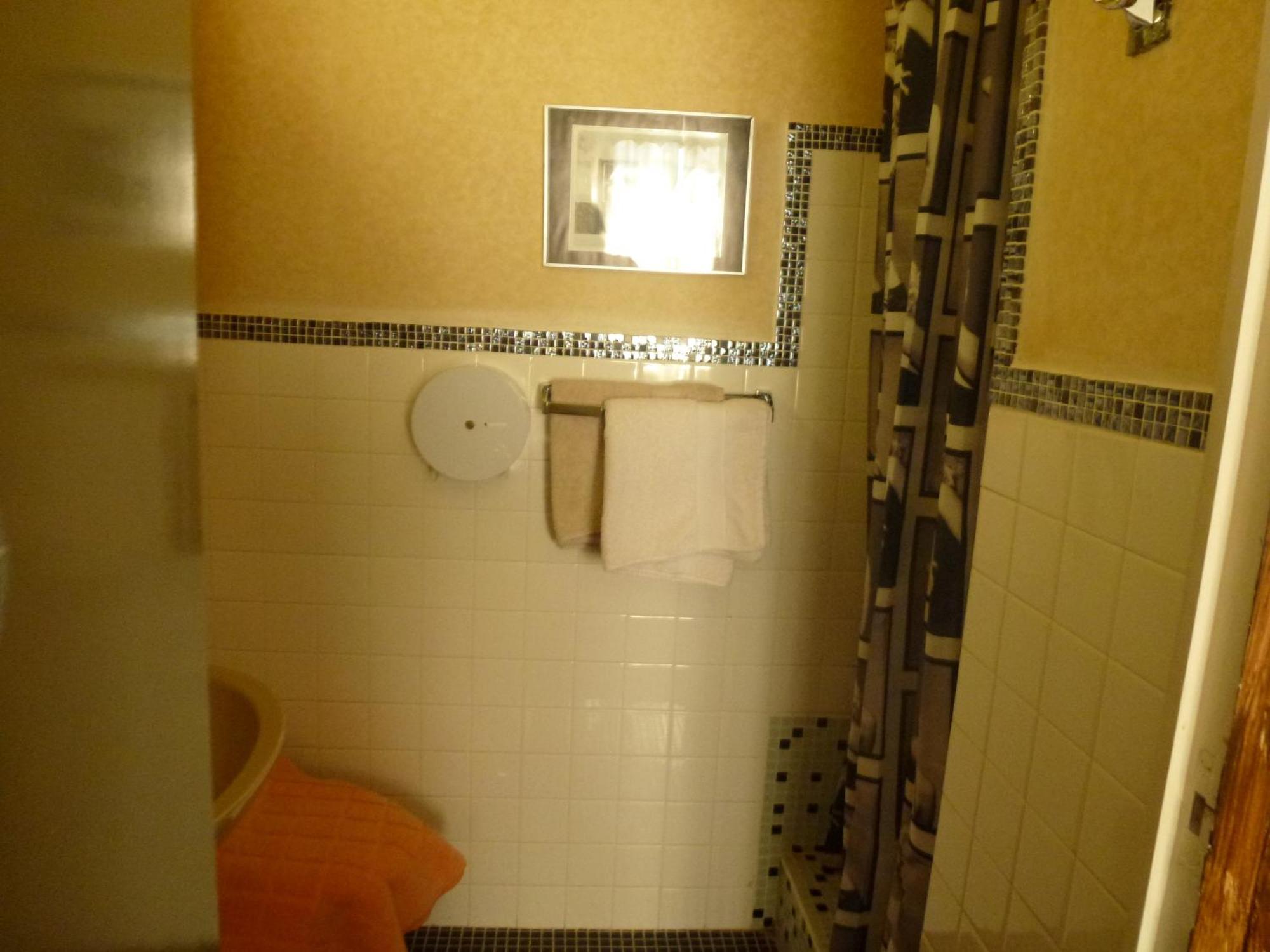 Hotel Restaurant Le Pain De Sucre Monistrol-dʼAllier エクステリア 写真