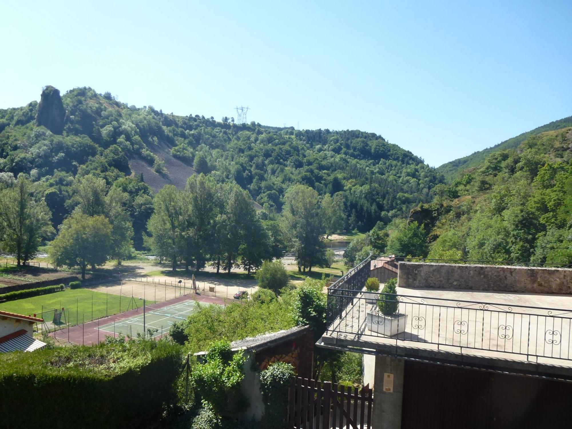 Hotel Restaurant Le Pain De Sucre Monistrol-dʼAllier エクステリア 写真