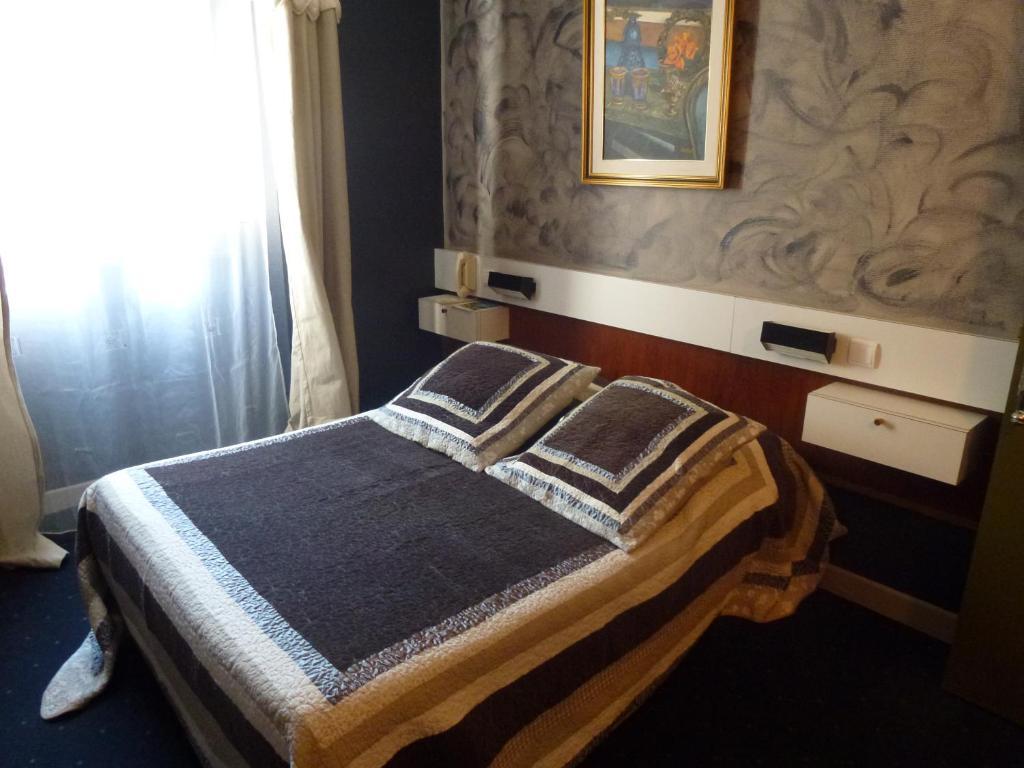 Hotel Restaurant Le Pain De Sucre Monistrol-dʼAllier 部屋 写真
